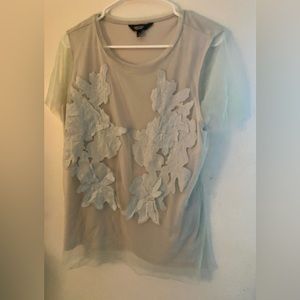 Simply Vera Vera Wang beautiful light mint green blouse with applique
